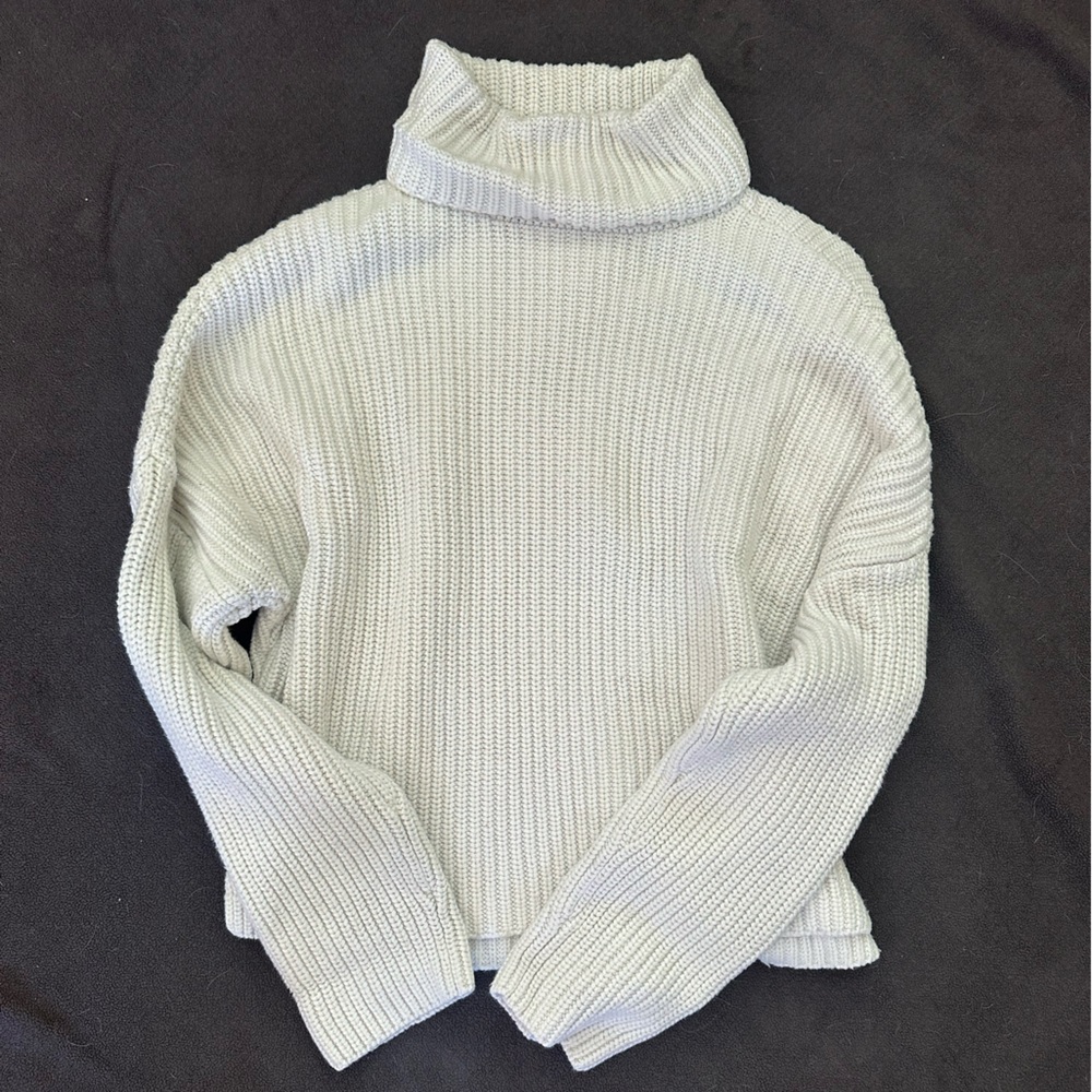 Abercrombie & Fitch Light Gray Chunky Ribbed Turtleneck Sweater